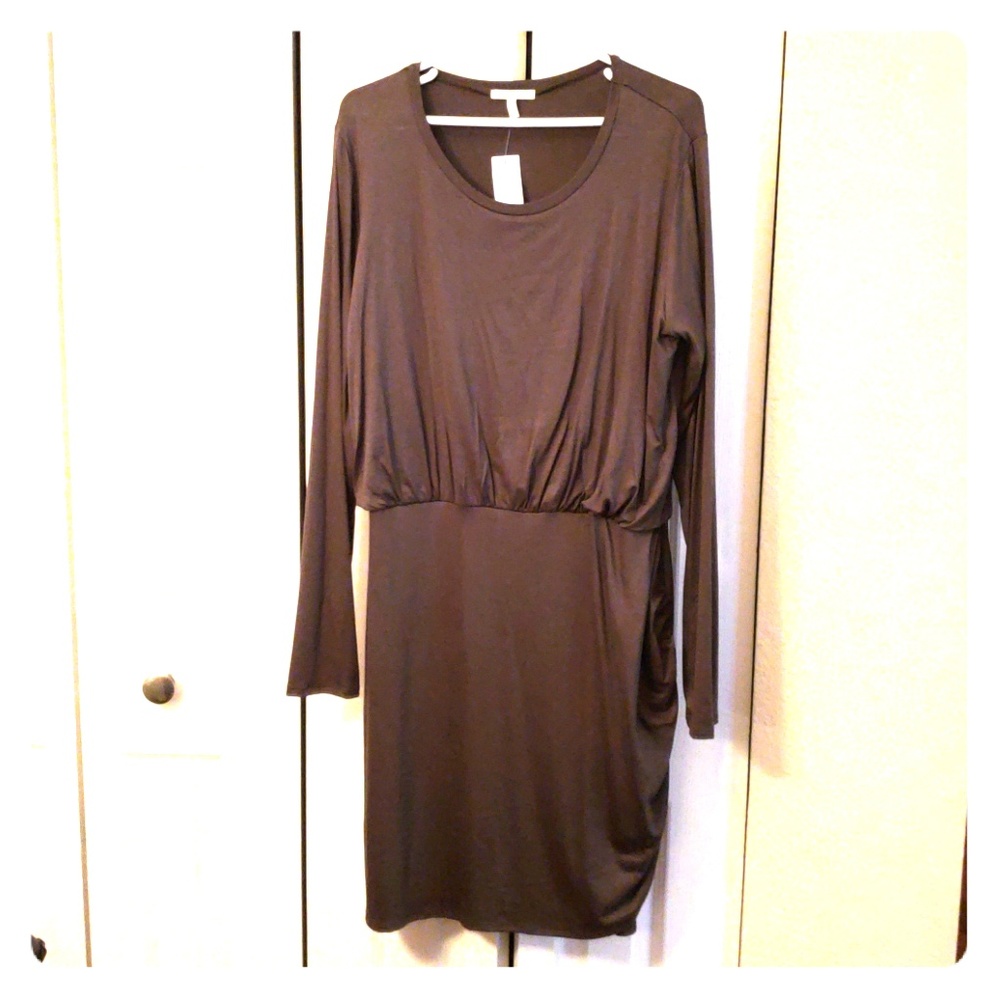 Loose top, fitted bottom dress